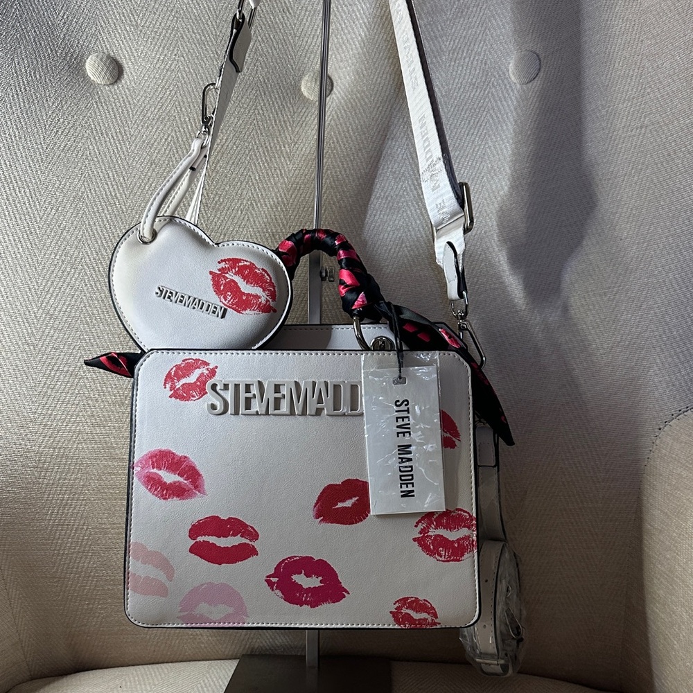 Steve Madden Red and White Kiss Print Crossbody Bag